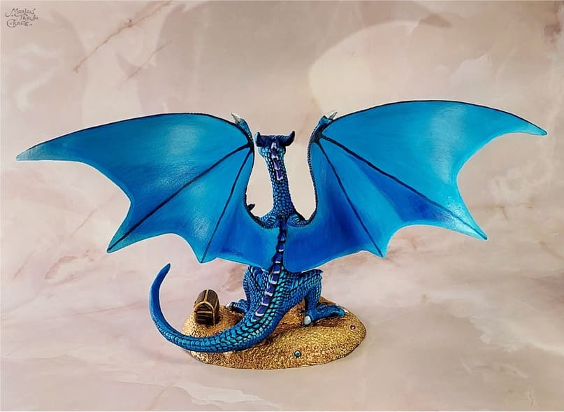 Фигурка голубого дракона приносящая удачу