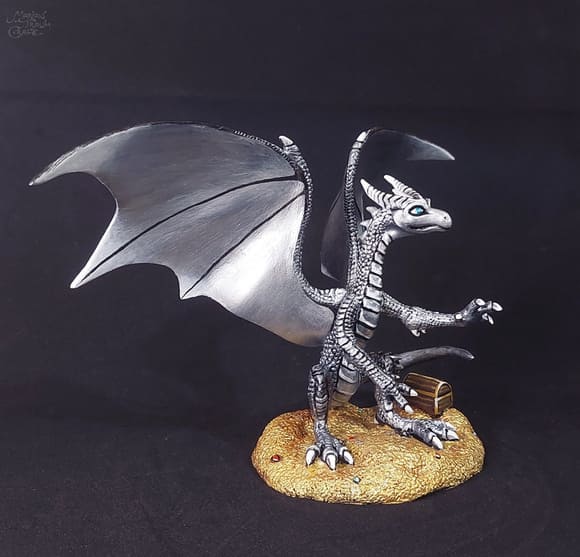 Фигурка дракона из полиуретана
